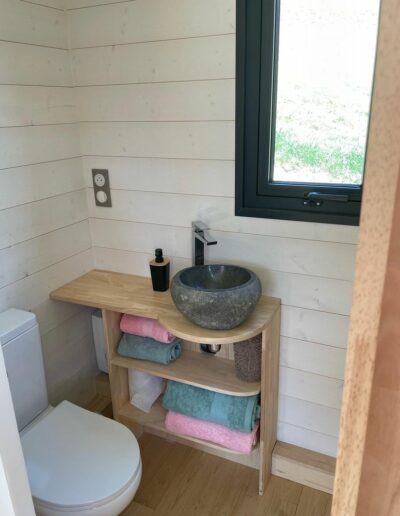 Tiny House pyrénées salle de bain tout confort